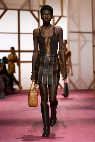 Look 57